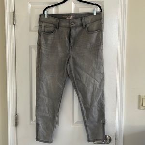Melissa McCarthy Seven7 Jeans